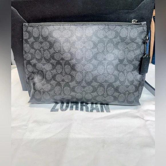 Coach Carry All Pouch In Signature Canvas.New no tag .Gunmetal/Charcoal/Black - Picture 3 of 10